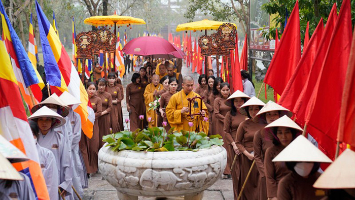 Lễ hội chùa Bái Đính là một trong những lễ hội đầu năm lớn nhất miền Bắc, thu hút lượng lớn du khách thập phương đổ về đây.