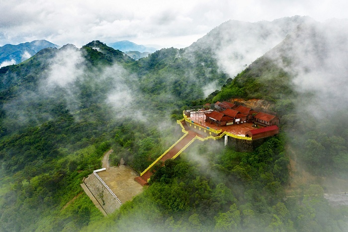 Chùa Ngọa Vân - Ngôi chùa ở trên mây tại Quảng Ninh